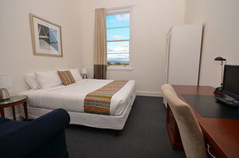 The Hallows Accommodation - Coogee Beach Accommodation 15