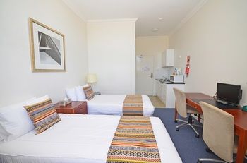 The Hallows Accommodation - Coogee Beach Accommodation 19