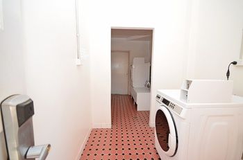 The Hallows Accommodation - Coogee Beach Accommodation 20