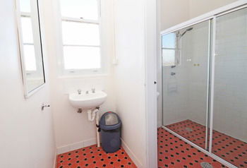 The Hallows Accommodation - Coogee Beach Accommodation 21