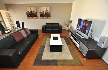 North Ryde 64 Cull Furnished Apartment - Coogee Beach Accommodation 8