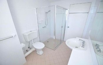 North Sydney 21 Rig Furnished Apartment - Coogee Beach Accommodation 0