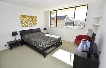 North Sydney 21 Rig Furnished Apartment - Coogee Beach Accommodation 3