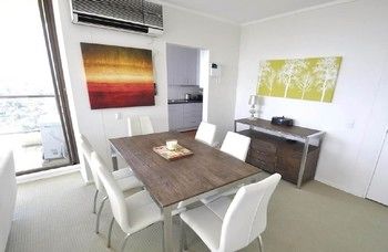 North Sydney 21 Rig Furnished Apartment - Coogee Beach Accommodation 4