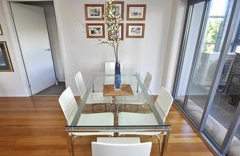 North Sydney 16 Wal Furnished Apartment - Coogee Beach Accommodation 5