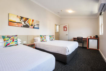 The Granville Hotel - Coogee Beach Accommodation 16