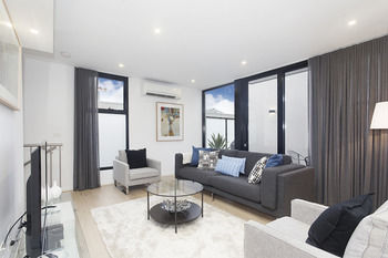 Windsor Townhouse Villa - Coogee Beach Accommodation 5
