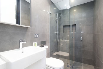 Windsor Townhouse Villa - Coogee Beach Accommodation 6
