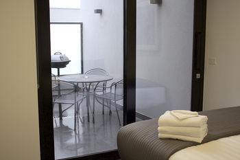 Windsor Townhouse Villa - Coogee Beach Accommodation 10