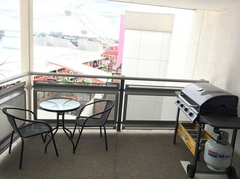 Harbour Town Apartment - Coogee Beach Accommodation 0