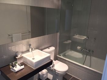 Harbour Town Apartment - Coogee Beach Accommodation 1