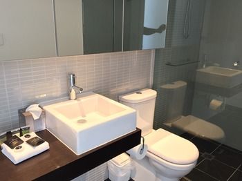 Harbour Town Apartment - Coogee Beach Accommodation 2