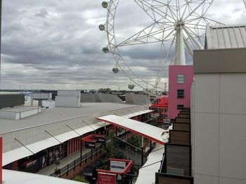 Harbour Town Apartment - Coogee Beach Accommodation 3