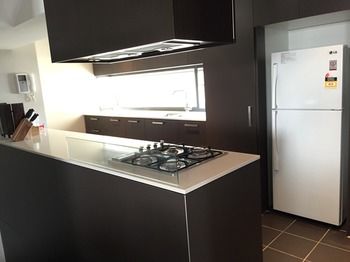 Harbour Town Apartment - Coogee Beach Accommodation 5