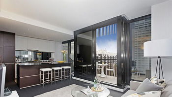St Kilda Views - Coogee Beach Accommodation 4