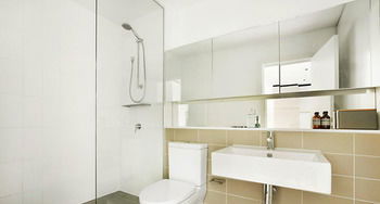 St Kilda Views - Coogee Beach Accommodation 5