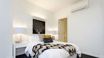 St Kilda Views - Coogee Beach Accommodation 9