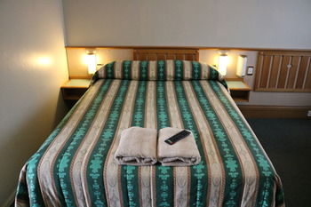 The Hermitage Motel - Coogee Beach Accommodation 2