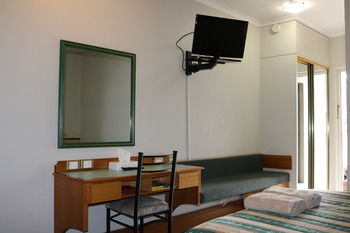 The Hermitage Motel - Coogee Beach Accommodation 5