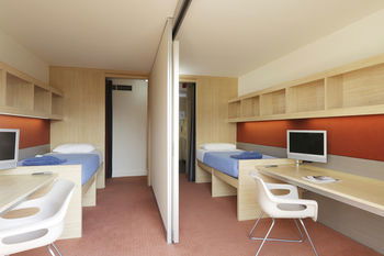 RMIT Village - Coogee Beach Accommodation 4