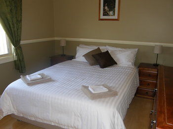 37 Queen Gloucester - Coogee Beach Accommodation 6