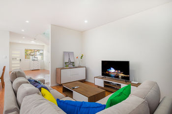 Getaway Holiday Campsie - Coogee Beach Accommodation 9