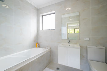 Getaway Holiday Campsie - Coogee Beach Accommodation 10