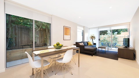 Best Western Plus The Tudor Box Hill - Coogee Beach Accommodation 0