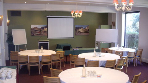 Best Western Plus The Tudor Box Hill - Coogee Beach Accommodation 3
