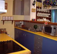 Seasons of Tasmania - Coogee Beach Accommodation