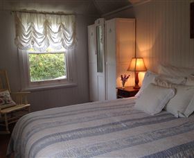 Cascade Cottage - Coogee Beach Accommodation 2