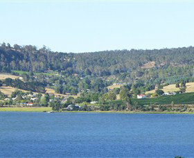 Windermere Cabins - Coogee Beach Accommodation 2