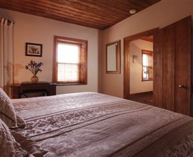 Keefers Cottage - Coogee Beach Accommodation 2