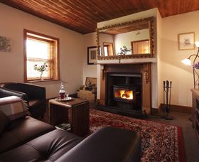 Keefers Cottage - Coogee Beach Accommodation 1