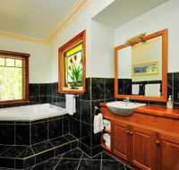 Beauty Point's Pomona Spa Cottages - Coogee Beach Accommodation