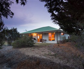 Shuckers Cottages - Coogee Beach Accommodation 1