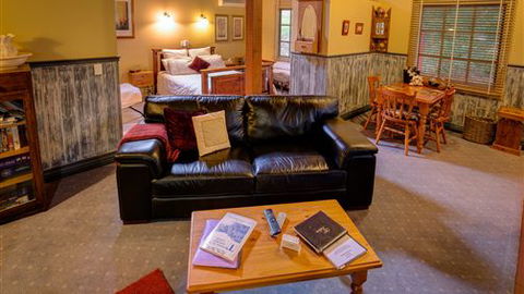Trawool Cottages & Farmstay - Coogee Beach Accommodation 6