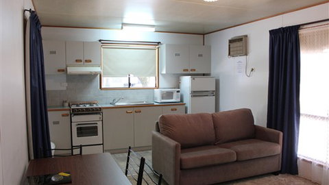 Myrtleford Holiday Park - Coogee Beach Accommodation 6