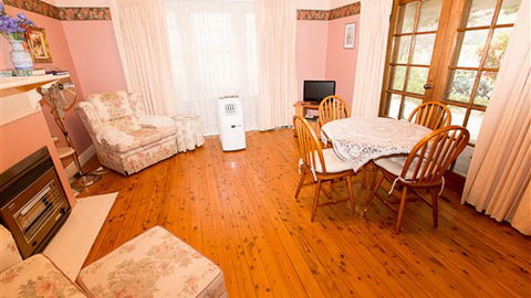 Carawatha Gardens - Coogee Beach Accommodation 5