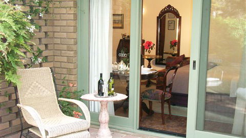 Forlonge Bed & Breakfast - Coogee Beach Accommodation 0