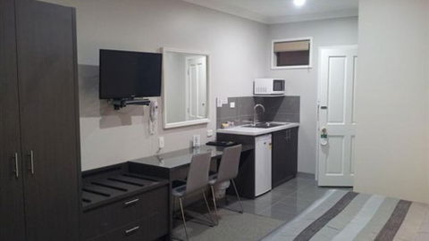 John Bright Motor Inn - Coogee Beach Accommodation 1