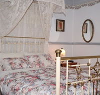 Cuddledoon Cottages BB - Coogee Beach Accommodation