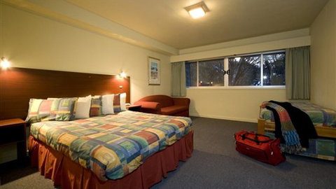 Diana Alpine Lodge - Coogee Beach Accommodation 0