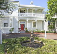 The Riversleigh - Coogee Beach Accommodation