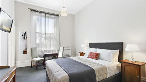 The Riversleigh - Coogee Beach Accommodation 2