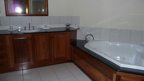 The Lodges - Coogee Beach Accommodation 7