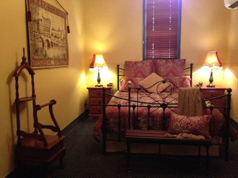 Church House B&B Gundagai - Coogee Beach Accommodation 4
