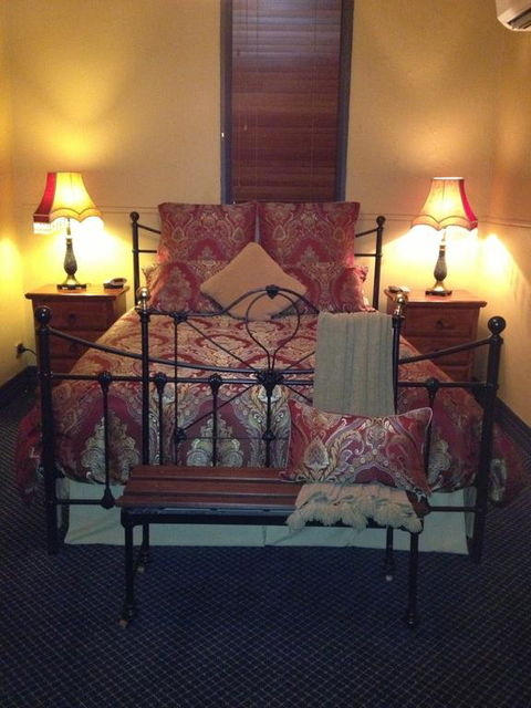 Church House B&B Gundagai - Coogee Beach Accommodation 5