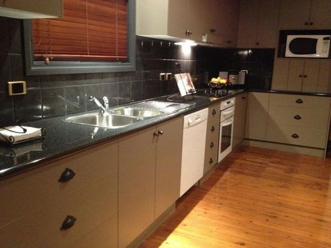 Church House B&B Gundagai - Coogee Beach Accommodation 8