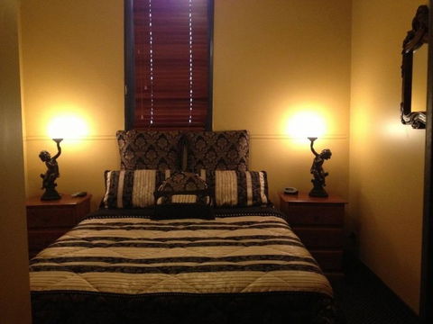 Church House B&B Gundagai - Coogee Beach Accommodation 9